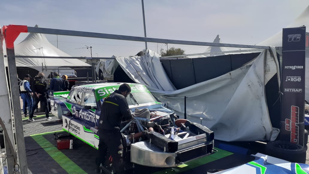 El fuerte viento genera destrozos en los boxes de San Luis: 05.jpeg