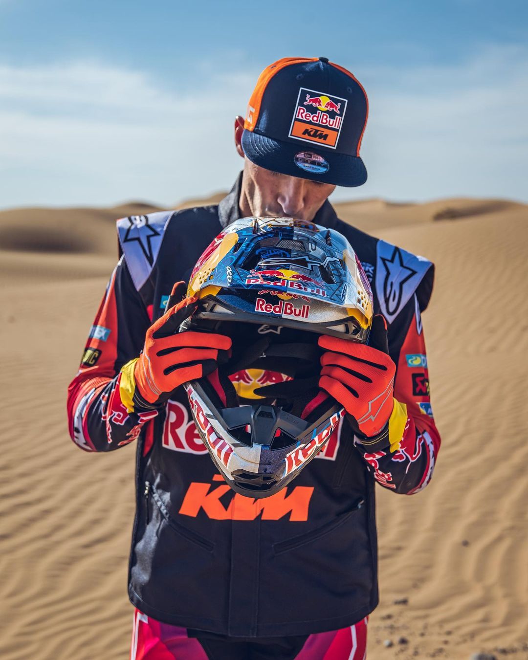 Los colores de Kevin Benavides en el Dakar 2024: 409759860_1066253807729057_3953906109891570995_n.jpg