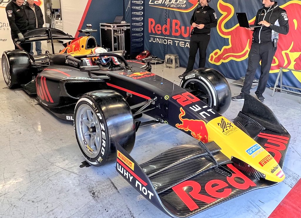 Compartimos galería de imágenes de los nuevos autos de F2: GEoZtWLWcAAuk4D.jpeg