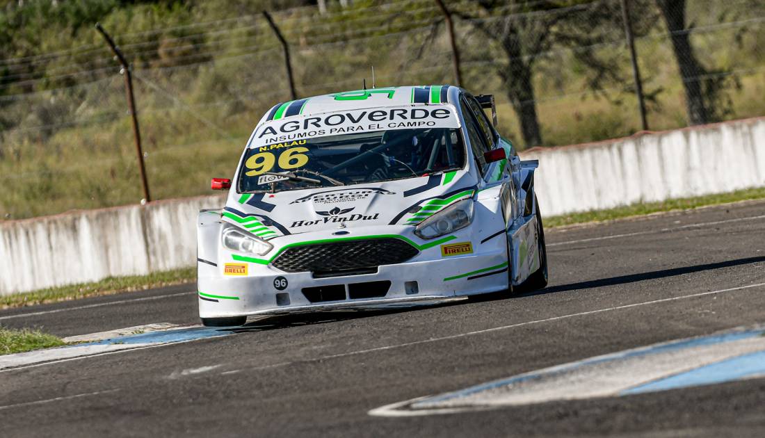 Palau se estrenó como ganador