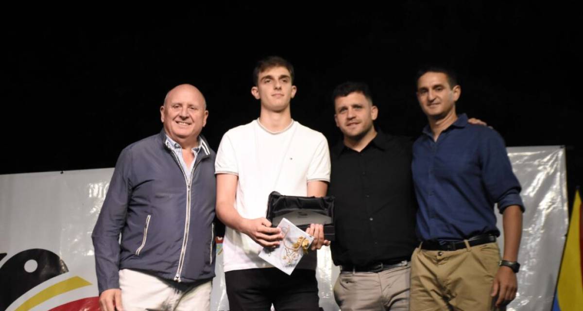 Emiliano Stang fue distinguido como deportista del año en Crespo, Entre Rios