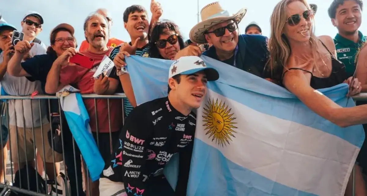 El joven campeón que conoce el lado B de Colapinto: de verlo correr a compartir un partido de pádel