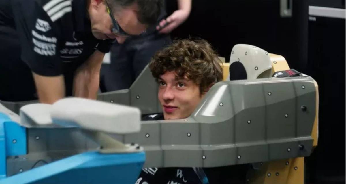 F1: Kimi Antonelli probó su flamante butaca en Mercedes