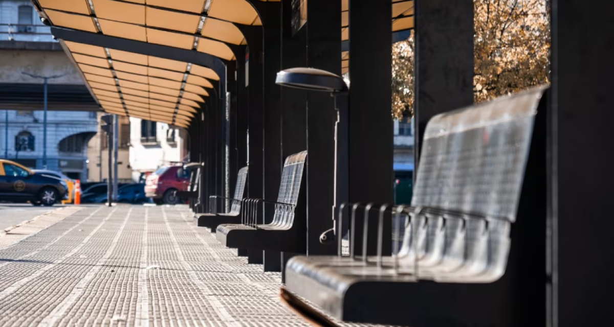 Paro de colectivos en el AMBA: ¿qué líneas no circulan desde el viernes y cuándo vuelven?