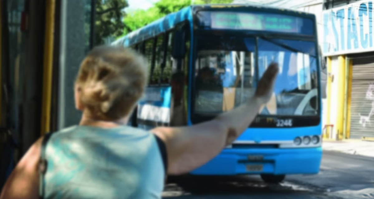 Se cayó en un colectivo y ganó el juicio después de once años