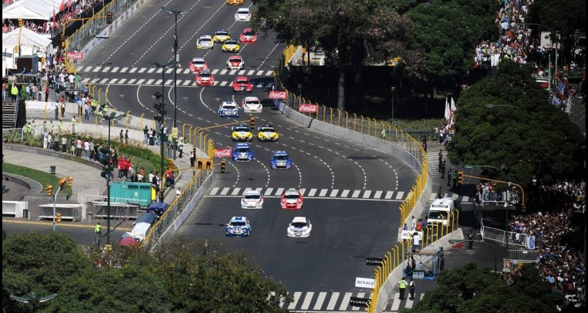 ¡En plena 9 de Julio! Así fue la vibrante largada del Callejero de Buenos Aires del TC2000 junto al Obelisco