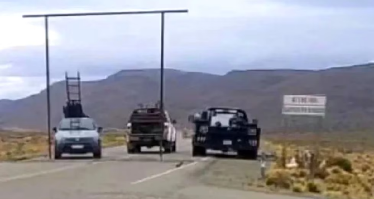Restricción de la circulación en una ruta provincial en Chubut por una tranquera de metal