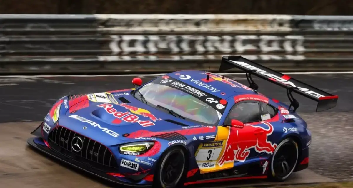 Max Verstappen arrasó en el Nordschleife de Nürburgring y ganó con un Mercedes