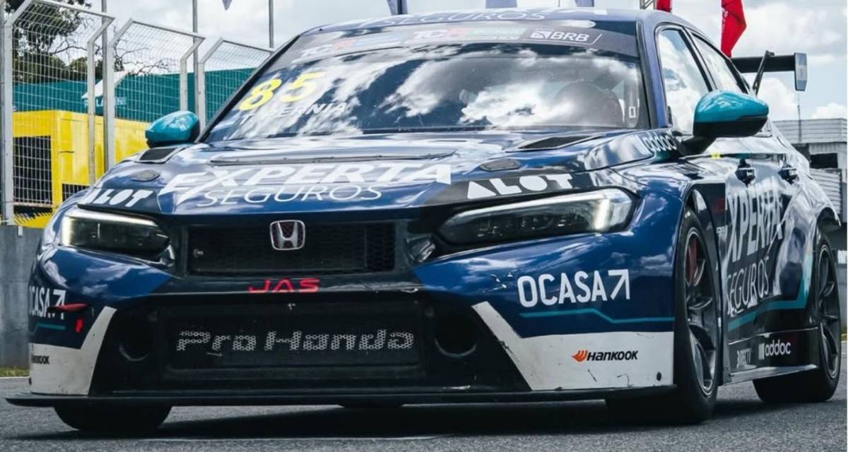 TCR Europe: Pernía fue P16 tras sufrir problemas en la largada en Mugello