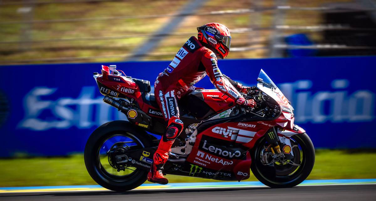 MotoGP: Marc Márquez sufrió una dura caída, se recuperó y volvió a pista para meterse dentro del top diez