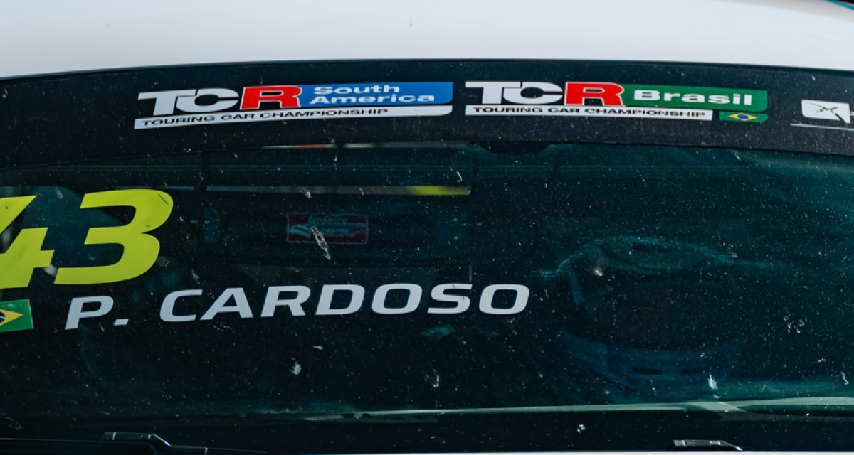 TCR South America: Cardoso aguantó y se llevó la victoria en la carrera uno del domingo en Cascavel