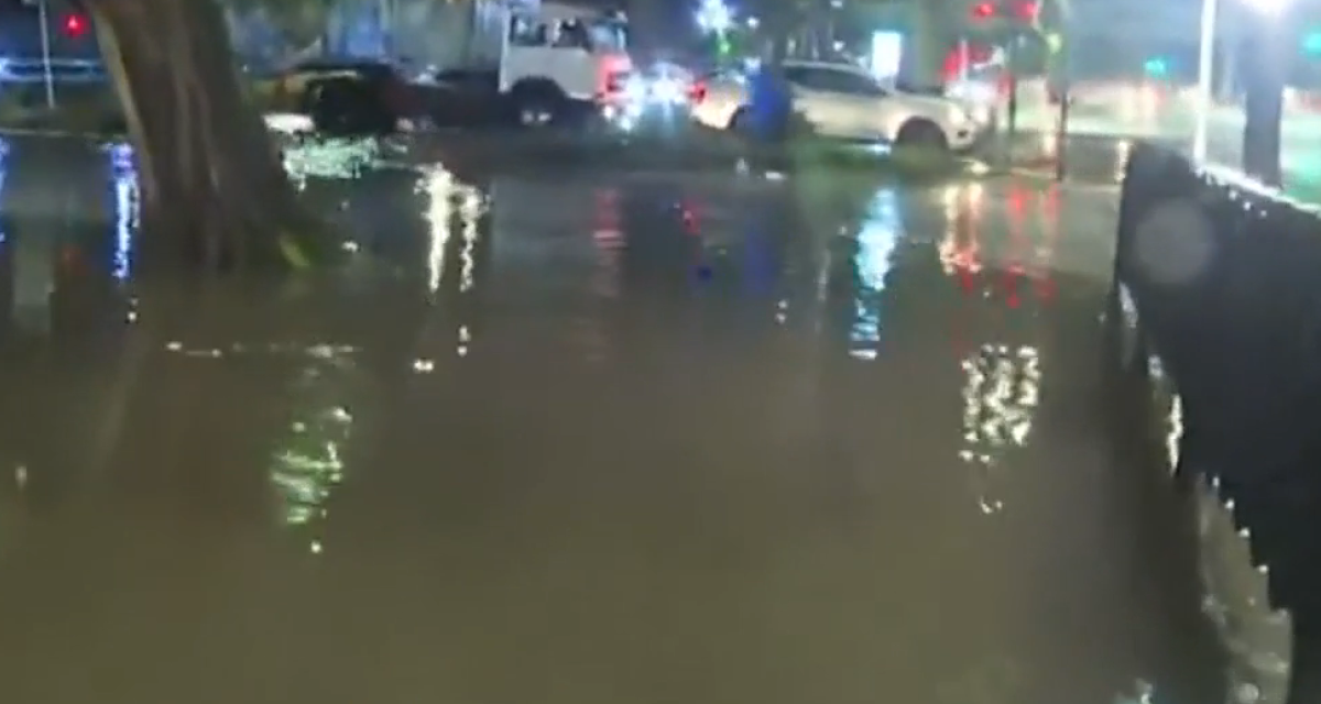 F1: ¡Atención Colapinto! Un sector del circuito de la exhibición en Palermo quedó bajo el agua por las fuertes lluvias