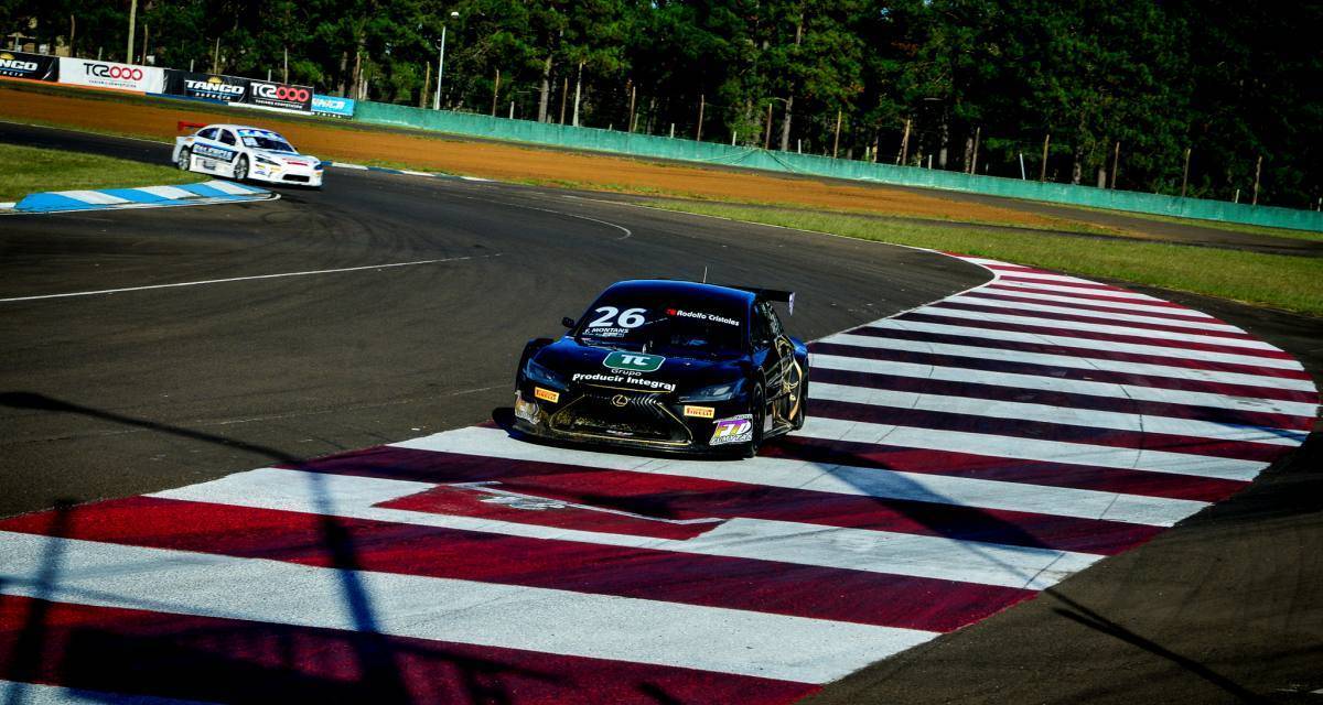 Top Race: Ciarrocchi fue recargado por la maniobra a Verriello y Montans heredó el triundo en el Sprint de Concordia
