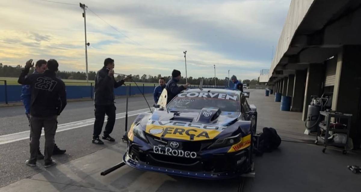 TC: Urcera prueba el Toyota Camry en el Autódromo Roberto Mouras de La Plata