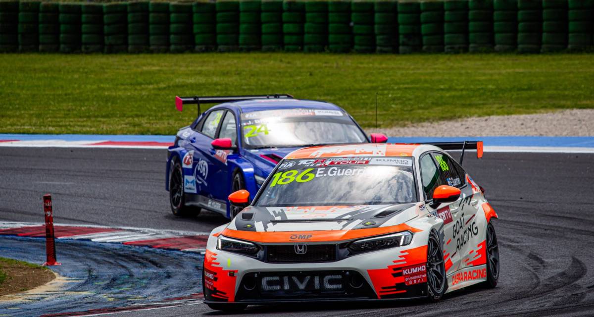 TCR World Tour: Guerrieri y Zago dejaron atrás los entrenamientos en Misano