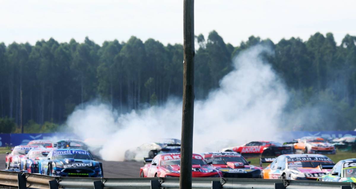 TC: ¿Cómo es el trabajo de los Comisarios Deportivos con una gran cantidad de autos en pista?
