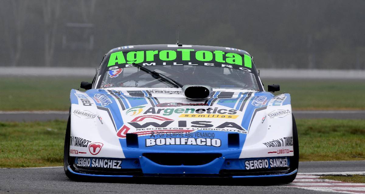 TC Mouras: Francisco Luengo pasó al frente con una gran maniobra y ganó con solvencia la serie única en La Plata