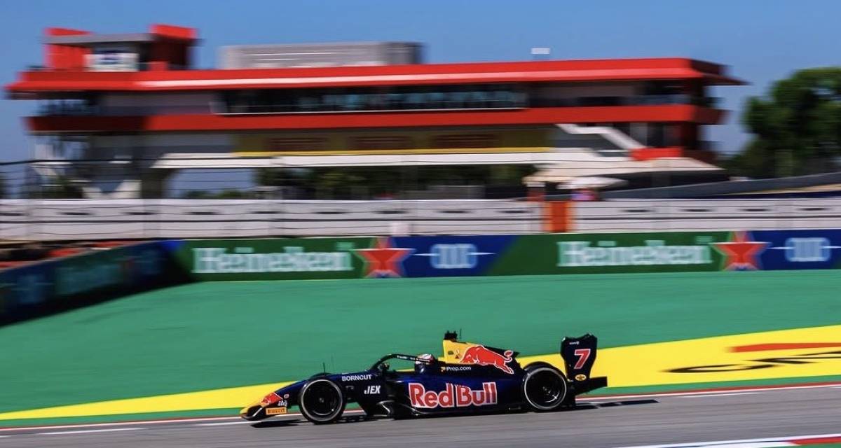 Mattia Colnaghi abandonó la Sprint de Fórmula 3 en Barcelona