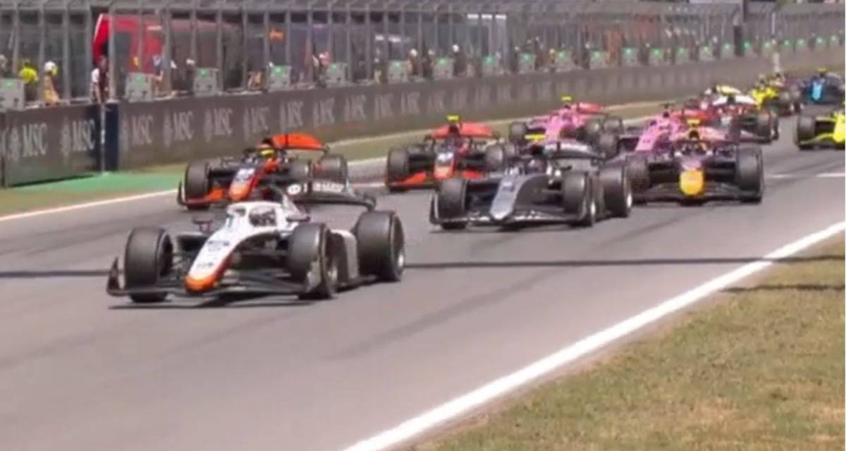 F2: ¡Comienzo difícil! Varrone tuvo problemas en la largada de la Carrera Sprint en Barcelona