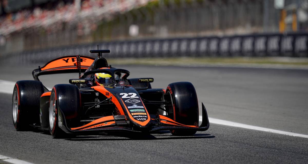 F2: Varrone fue P13 en la Feature Race de Barcelona: gran largada, lucha adelante y final sin puntos