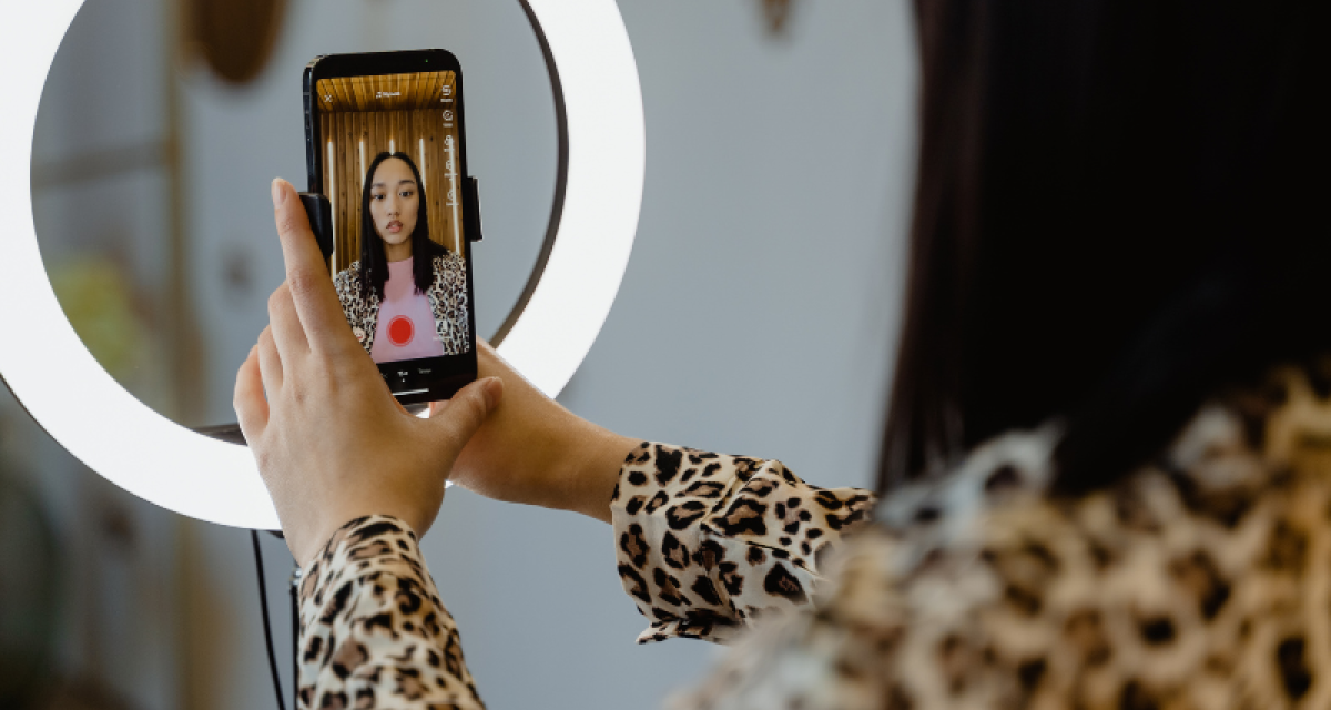 Salud y bienestar: la trampa del algoritmo: El impacto psicológico de la "vida perfecta" en TikTok e Instagram