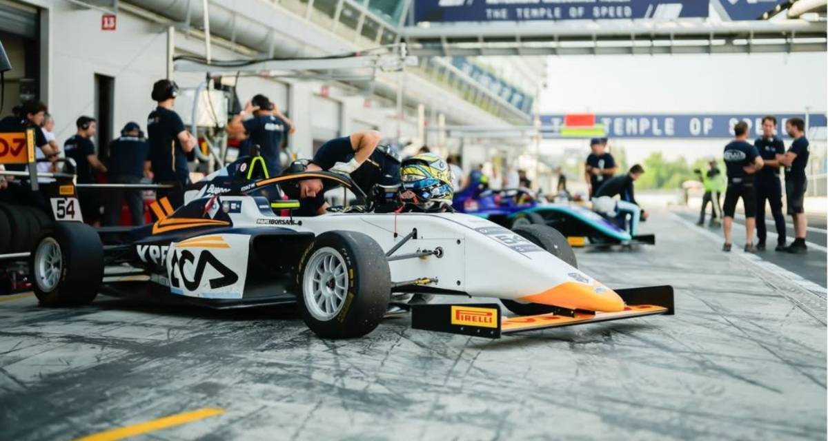 F4 Italiana: los pilotos del Alpha 54 Racing completaron la primera carrera en Monza