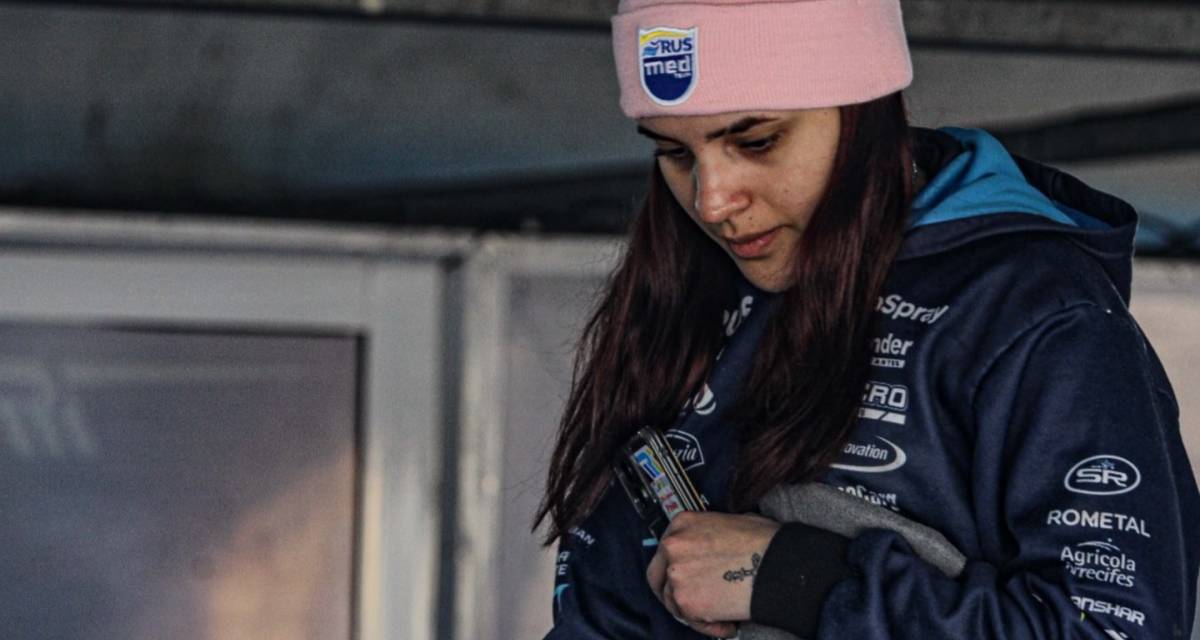 Es Técnica Mecánica, tiene solo 20 años y vive el automovilismo desde adentro: la historia de Selene Merlo