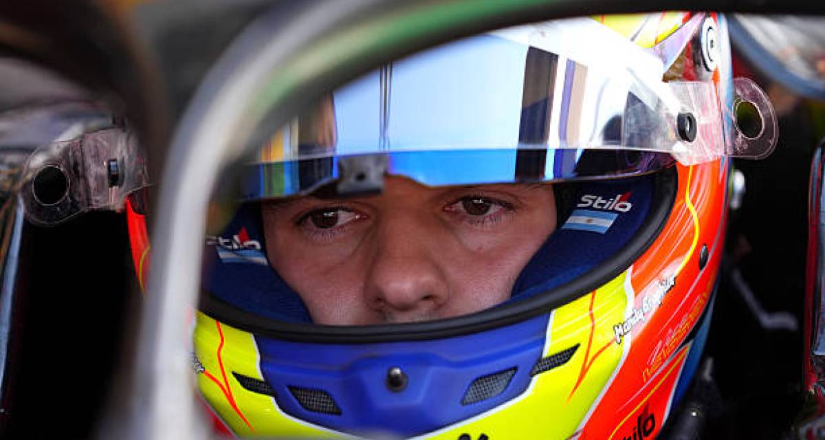 F2: Nico Varrone fue de mayor a menor y completó la clasificación en Silverstone