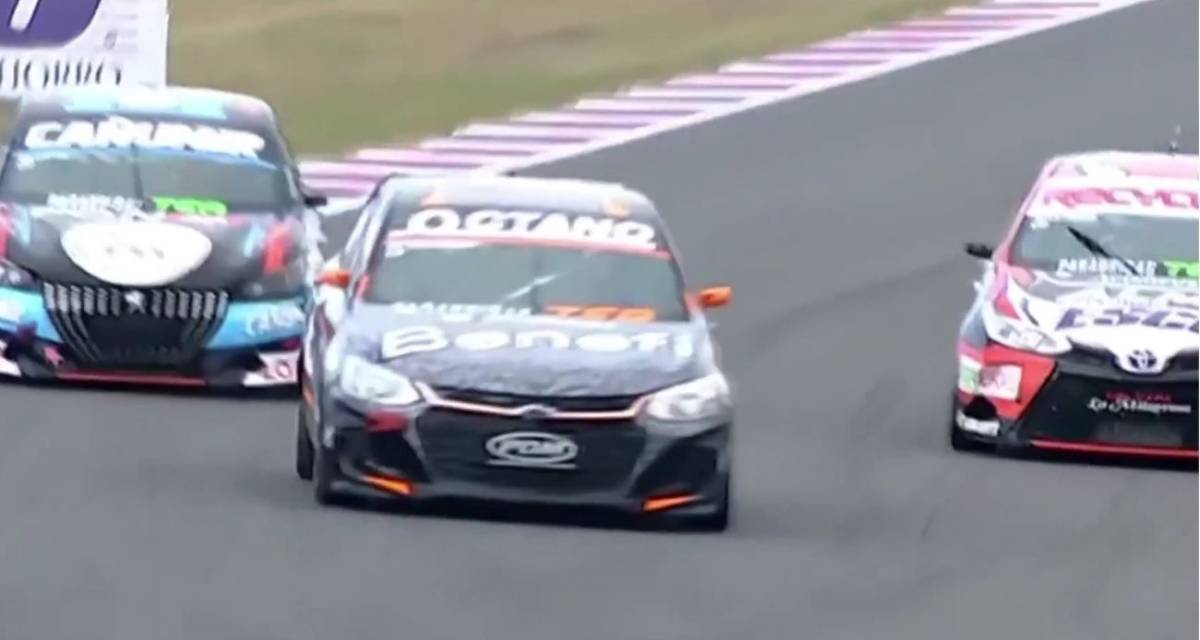 TN APAT: ¡Vale todo! La pelea por la punta entre tres pilotos de la Clase 2 en Termas de Río Hondo