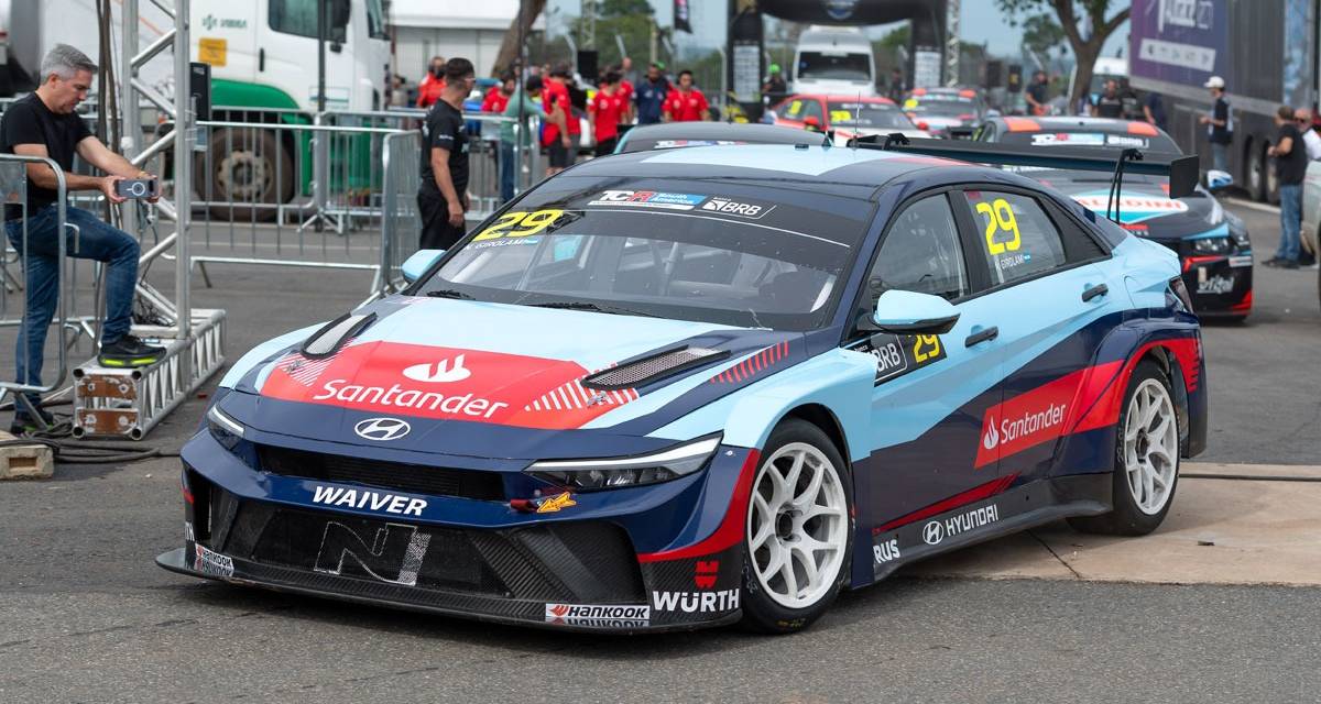 TCR South America: "Estamos lejos de nuestro objetivo", el lamento de Girolami tras la Carrera 1 en Velocitta
