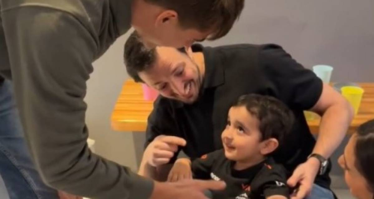 F2: el adorable gesto de Varrone con un chico de 4 años que lo pinta de cuerpo entero