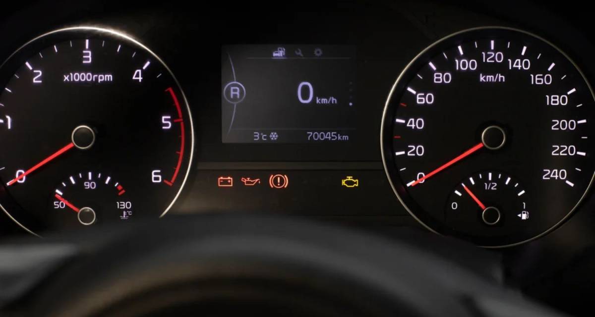 Atención conductores: ¿Qué significan las luces del tablero del vehículo?