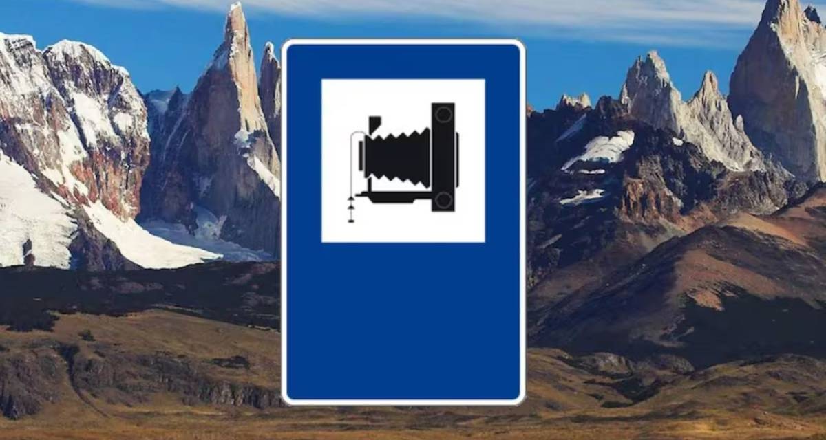 Atención conductores: ¿Qué significa la señal de tránsito de color azul con una cámara de fotos?