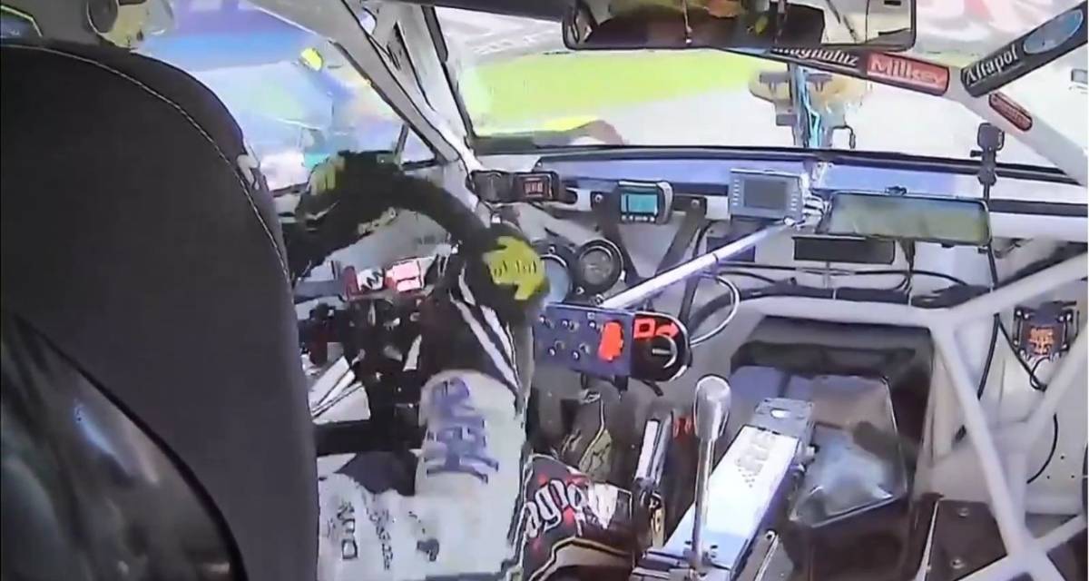 Ebarlín y Quijada se engancharon en la largada y perdieron muchas posiciones en la Clase A del Procar 4000