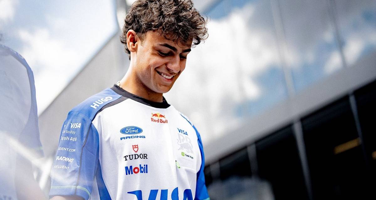 F1: Arvid Lindblad pasó la prueba teórica de su examen de manejo