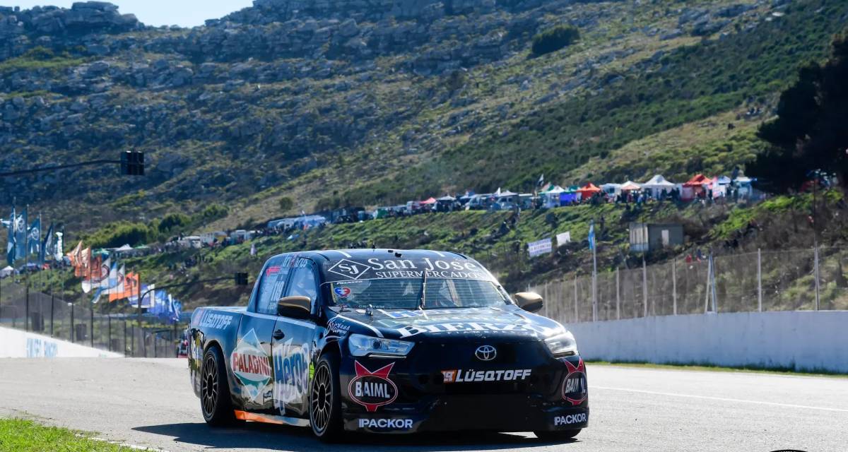 En una final apasionante, Hernán Palazzo ganó la carrera de las TC Pick Up en el regreso del autódromo de Balcarce