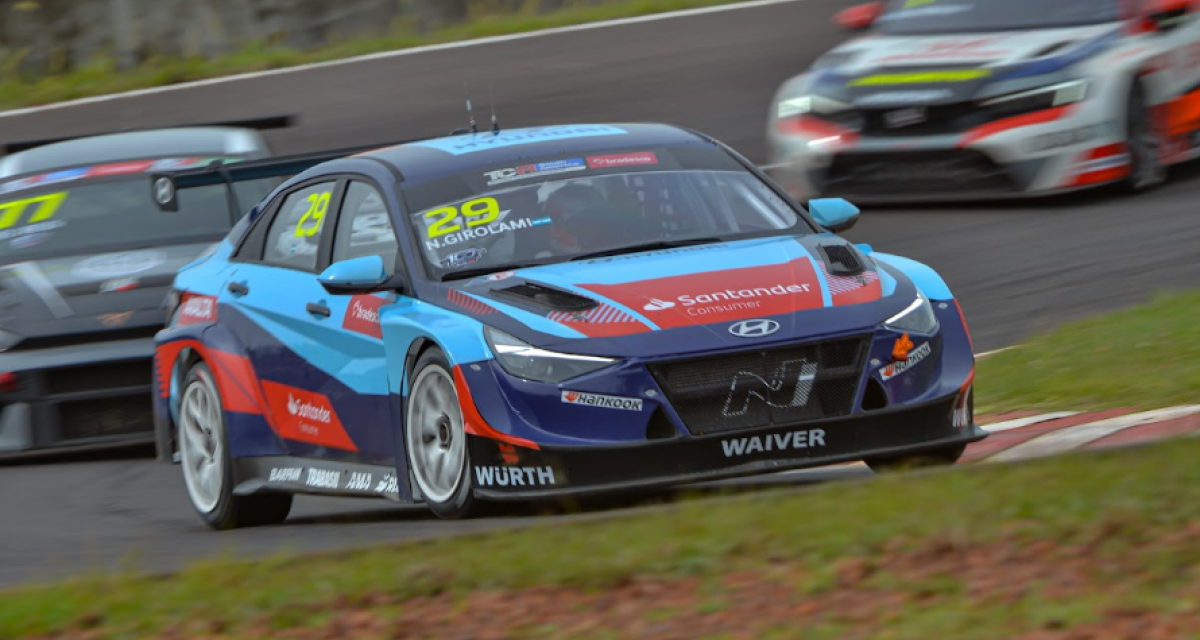 Néstor Girolami ganó la segunda carrera del TCR South America en Posadas