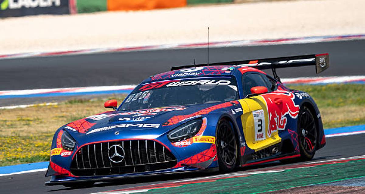 Del puesto 24 al Top 10: Max Verstappen remontó 15 posiciones y terminó noveno en el GT World Challenge en Portimão