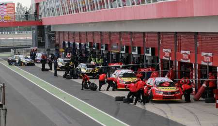 Mano a mano han quedado