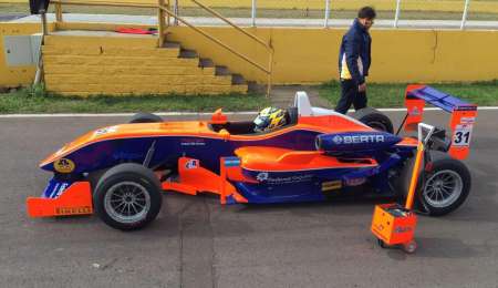 Dapero abandonó en la primera