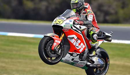 Crutchlow aprovechó y ganó