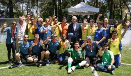 Un árbol de levas en el trofeo del Mundial