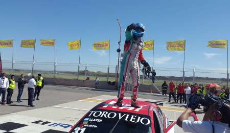 Llaver por la tercera victoria