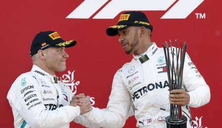Bottas renovó con Mercedes