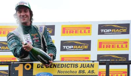 De Benedictis con Ford Mondeo en Top Race