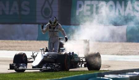 "Solo mis motores se rompen"