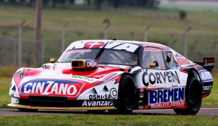 Pole y récord para Rossi