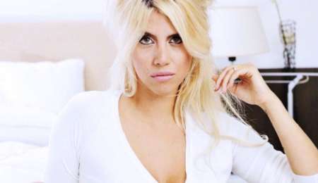 Wanda Nara se filmó mientras manejaba 