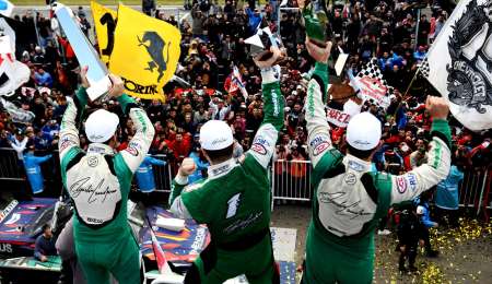 Canapino, elogiado por hinchas de Ford