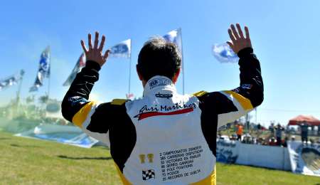 La emoción del Gurí Martínez en su última carrera en el TC